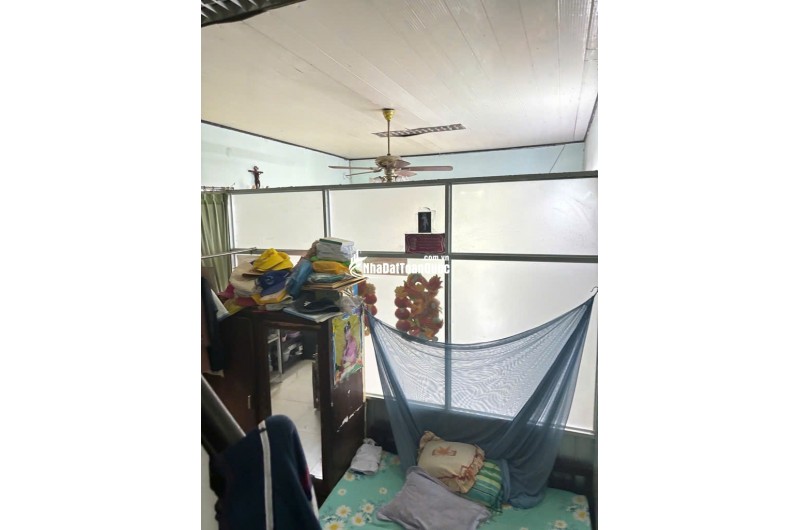 Bùi Đình Túy 72 m2,  2tầng ,  4.4 x17,  9.8 tỷ Phường 12 Bình Thạnh
Nhà cũ tiện xây mới, 3PN, 2 vệ sinh
Lh Thanh Hải 0905005058