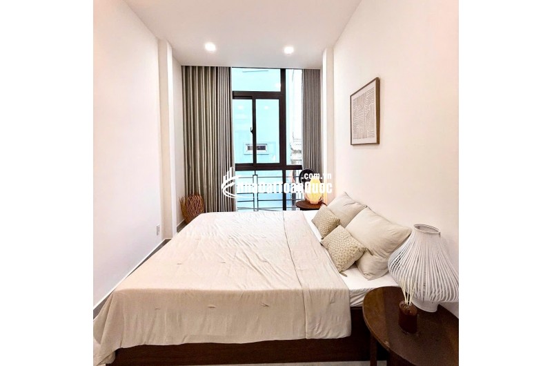 5 Tỷ nhỉnh: VĨNH VIỄN Quận 10, 3mx11m, 4 tầng 4 Phòng ngủ Full nội thất Ở ngay Thuê liền 0933910039