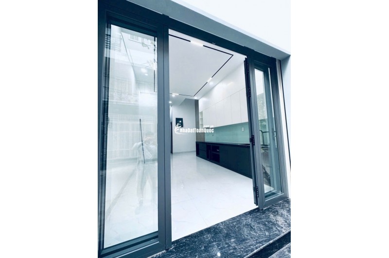 18 Triệu: thuê nguyên căn mới xây Quận 4- MẶT TIỀN đường số- 4x8- 4 Tầng 3 Phòng ngủ. VŨ 0933910039