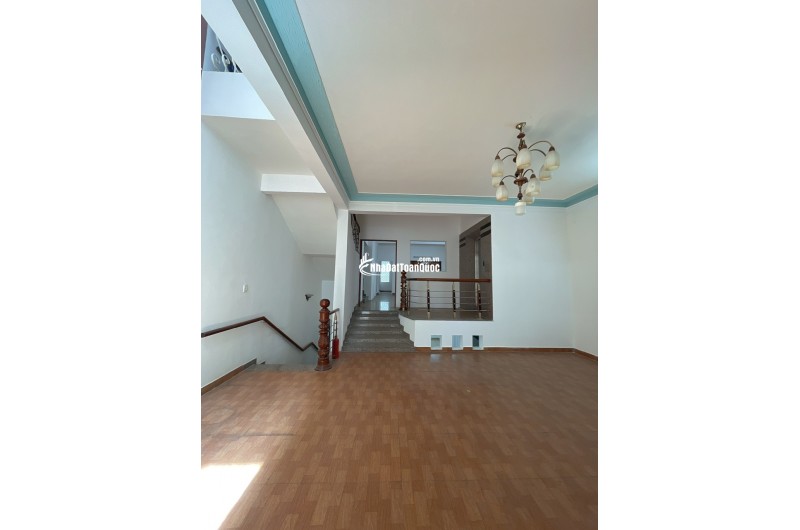 Cho thuê nhà đường 2/9 hải châu đà nẵng có thang máy ngang 7 dt 175m2 giá tốt
