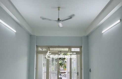 Bán Gấp Nhà Xinh- An Lạc Bình Tân - 84m2 - Hẻm 9M - Vuông Vức ~85tr/m2