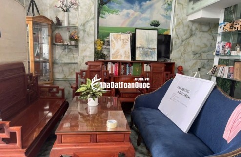 Bán nhà Trường Thọ, Thủ Đức, 139m2, 4 tầng, 7PN, SH, giá 8.75  tỷ. LH: 0933125879