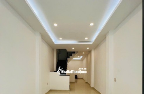Bán nhà đúc 2 lầu hẻm 606 Đường 3 Tháng 2, P14 Q10 ngay trung tâm SG