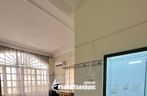 Cho thuê căn hộ full nội thất vị trí đẹp ngay Lý Chính Thắng Q3
