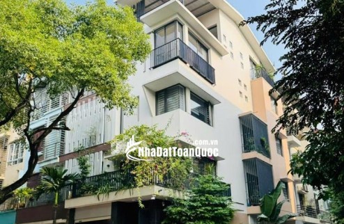 CHÍNH CHỦ BÁN GẤP BIỆT THỰ LÔ GÓC KĐT XA LA 125m- 12 mặt tiền Giá nhỉnh 30 tỷ -  Liên hệ : E> Khoa 0904266501


BIÊT THƯ LIEN Ê
KỀ XA LA
CHÍNH