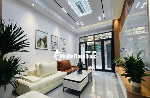 SIÊU PHẨM KIM GIANG - TẶNG NỘI THẤT - 2 THOÁNG - SAU ĐH THĂNG LONG - GIÁP KĐT ĐẠI KIM - NGÕ RỘNG - Ô TÔ GẦN - Ở NGAY - 41M – 4 TẦNG – GIÁ CHÀO 8,65 TỶ