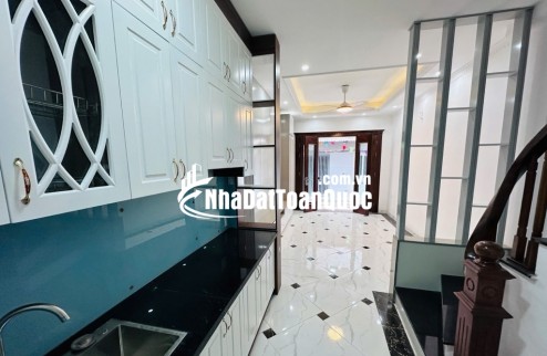 6,5 tỷ có nhà Phú Đô, lô góc 35m2, 5 tầng, dân xây