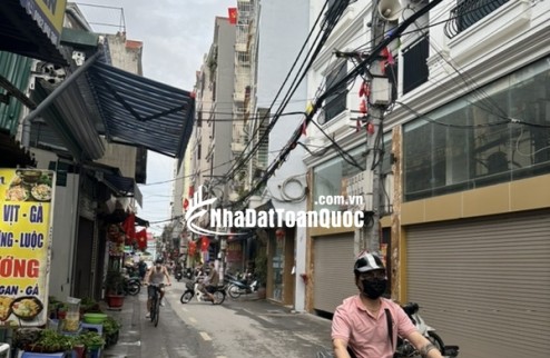 Nhà Mỹ Đình, lô góc, dân xây 40m2, 5 tầng, chào 7.1 tỷ có thương lượng
