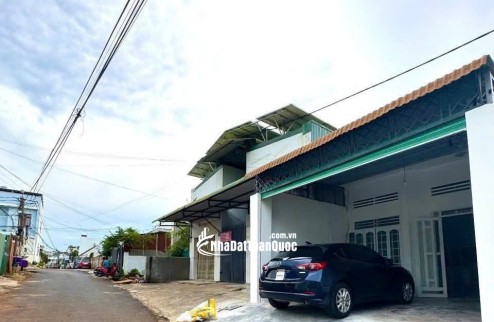 Cần bán nhà mặt tiền 372 Trần Phú, giá 3tỷ350tr, vị trí đẹp, thuận tiện kinh doanh hoặc đầu tư.
 Diện tích: 5m x 20m thổ cư 100%( sau khi trừ qh còn