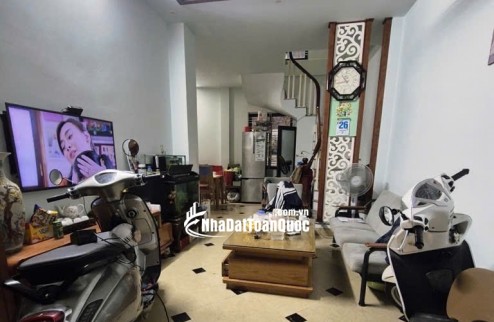 CC BÁN NHÀ TRƯƠNG ĐỊNH  DT 45m2 x 5T- HƠN 9 TỶ- NGÕ 3 GÁC NÔNG RỘNG THOÁNG  KHU TRUNG TÂM ĐẮC ĐỊA!