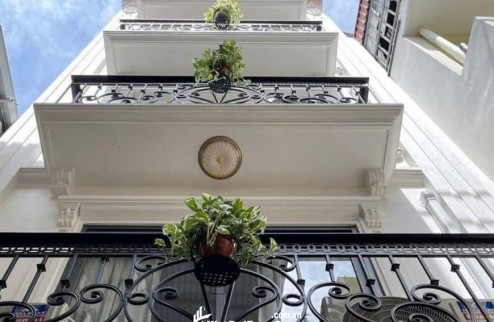 Nhà Tây Hồ 2 thoáng, 32 m, 5 tầng, oto ngủ trong nhà, nhà đẹp ở ngay!