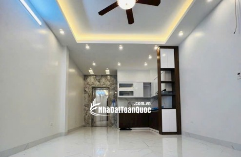Tứ Liên, Tây Hồ cực hiếm mới xây cần bán gấp, 64m. 5 tầng thang máy xịn xò!