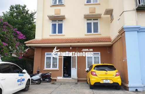 BÁN CĂN CHUNG CƯ TẦNG TRỆT NGÔ QUYỀN – MẶT TIỀN ĐƯỜNG CHÍNH, KINH DOANH ĐƯỢC – GIÁ: 2,7 TỶ
