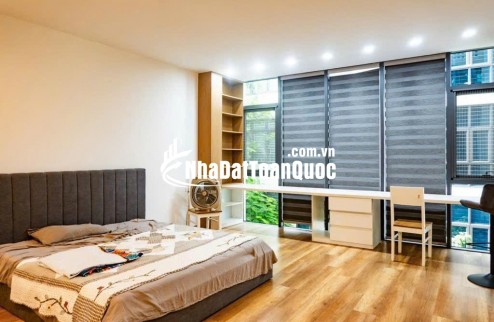 Bán tòa nhà mặt phố Cát Linh, Đống Đa DT 60m2, 5 tầng, thoáng 2 mặt, kinh doanh tốt, vị trí tuyệt đẹp, 30 tỷ