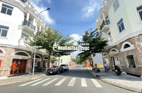 Kẹt tiền bán lô đất nên tại HCM chỉ 3,x tỷ