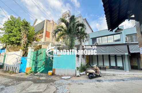 Bùi Đình Túy 72 m2,  2tầng ,  4.4 x17,  9.8 tỷ Phường 12 Bình Thạnh
Nhà cũ tiện xây mới, 3PN, 2 vệ sinh
Lh Thanh Hải 0905005058