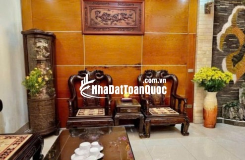Lạc Long Quân nhà 4 tầng - 75m2, Lô góc, Ô tô , Gần Hồ, 19.5 tỷ, An cư trọn vẹn