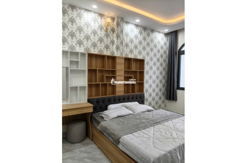 Nhà 1 trệt 2 lầu 12x8,5 Xây dựng 8x8,5 BTCT 4PN 4WC, có Gara Ô tô riêng