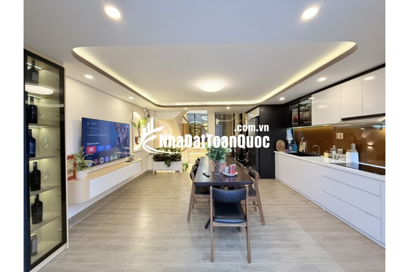 Gò Vấp nhà trong ngõ 5 tầng, 80m2, 4 phòng ngủ, sổ hồng trao tay, giá hời chỉ 9.5 tỷ - Cơ hội an cư lạc nghiệp lý tưởng!