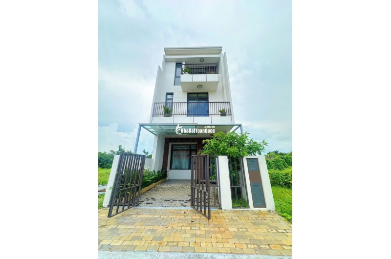 NHÀ PHỐ FULL NỘI THẤT - SỔ HỒNG RIÊNG - NGAY KCN CẦU TRÀM, TRONG KHU DÂN CƯ SẦM UẤT