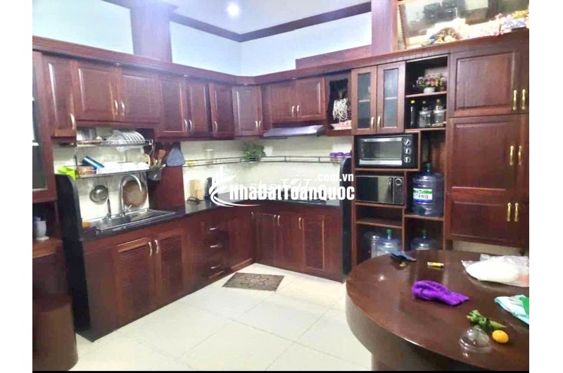 Bán nhà 2 lầu mặt tiền đường số 20 P5 Gò Vấp vị trí kinh doanh tốt