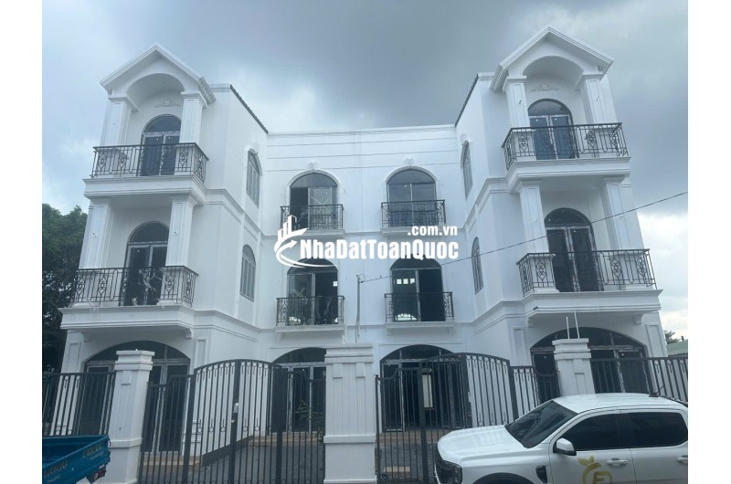 Bán căn biệt thự nhà thô mặt tiền đường Phường Bình Chiểu Thủ Đức