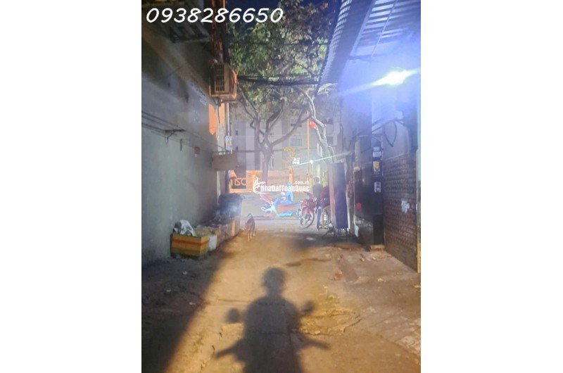 TRUNG MỸ TÂY Q12 - DÃY TRỌ 12 PHÒNG +1 CĂN C4, DT: 160M2 - SHR - GIÁ: 8,780 TỶ. CÔNG CHỨNG NGAY..