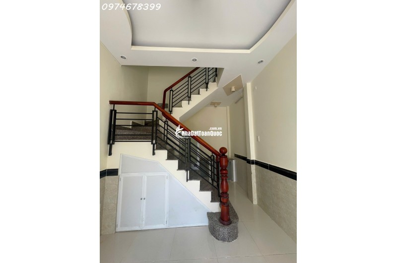  Nhà nhỏ đẹp - giá xinh xinh- Hẻm xe hơi - Gần chợ - Khu dân cư sầm uất.