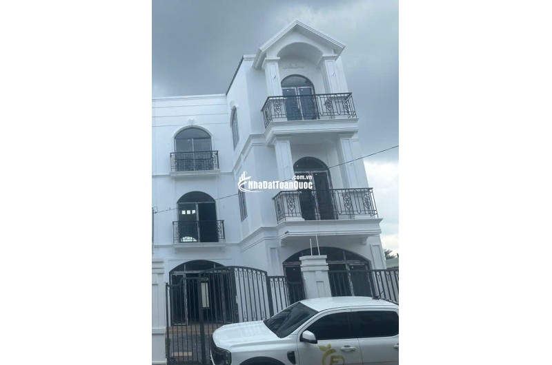 Bán căn biệt thự nhà thô mặt tiền đường Phường Bình Chiểu Thủ Đức