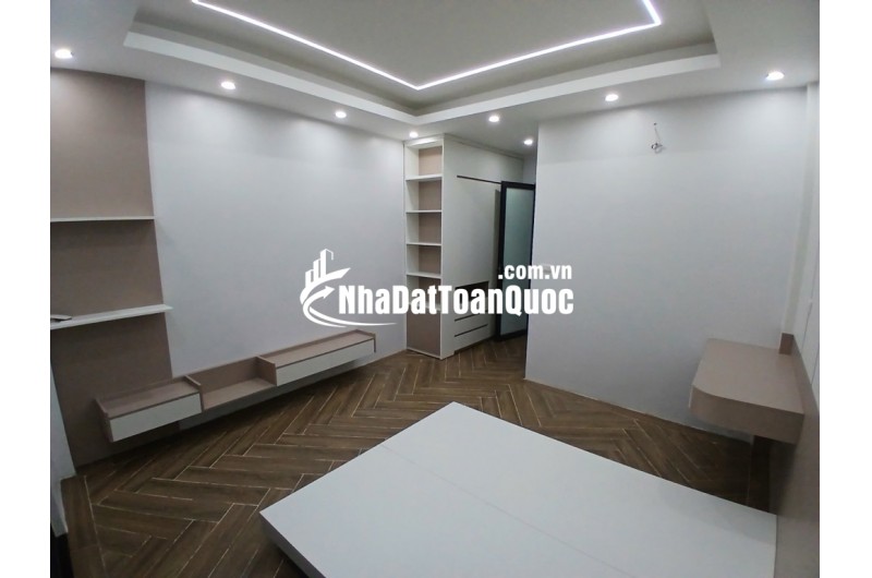 Bán Nhà Lô Góc 6 Tầng Thang Máy – 37m² Đại Mỗ – Giá Chỉ 8.x Tỷ