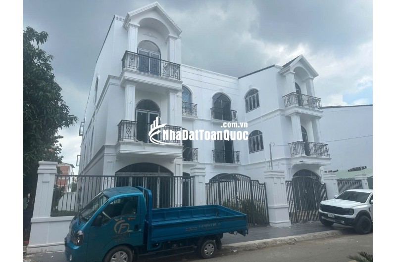 Bán căn biệt thự nhà thô mặt tiền đường Phường Bình Chiểu Thủ Đức