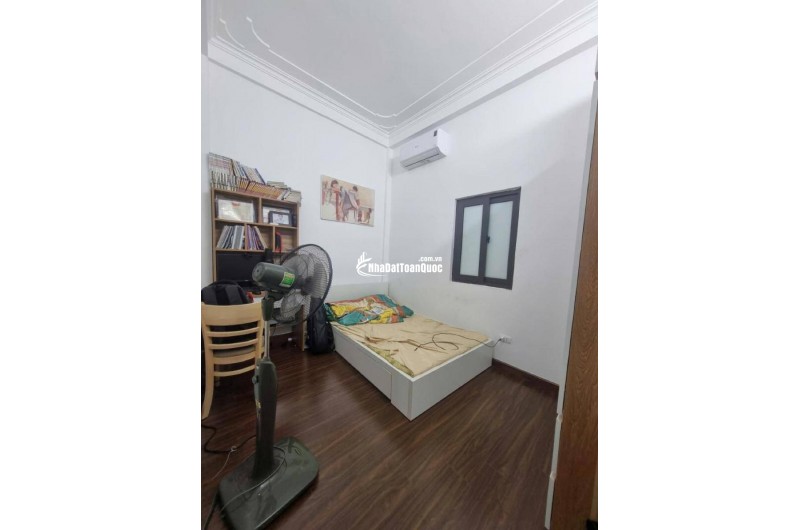 Chính chủ cần nhượng  lại căn nhà tại ngõ 282 Kim Giang, DT36m2, 4 tầng giá 7,6 tỷ.