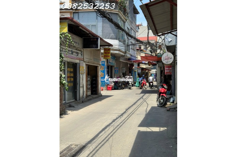 NHÀ MẶT PHỐ LAI XÁ –  1 NHÀ RA QL32 - Diện tích 40m2 - 4 tầng - giá chỉ 8,x  tỷ.