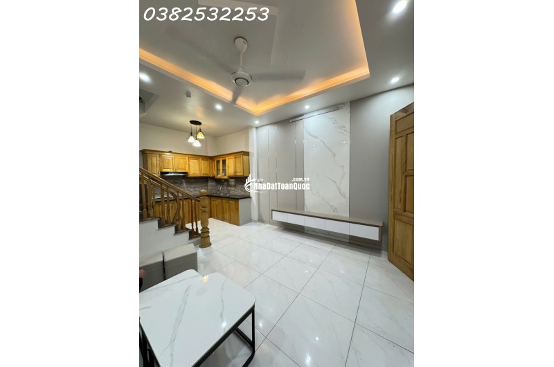 NHÀ MẶT PHỐ LAI XÁ –  1 NHÀ RA QL32 - Diện tích 40m2 - 4 tầng - giá chỉ 8,x  tỷ.