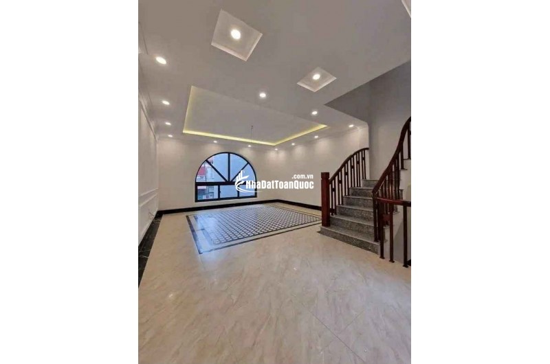 Hiếm Nhà Thạch Bàn 6 tầng – nội thất cao cấp – ô tô đỗ cửa