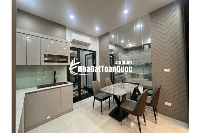 BỒ ĐỀ -HỒNG TIẾN 53M-X5 TẦNG-THANG MÁY -FULL NỘI THẤT-Ô TÔ VÀO TẬN CỬA