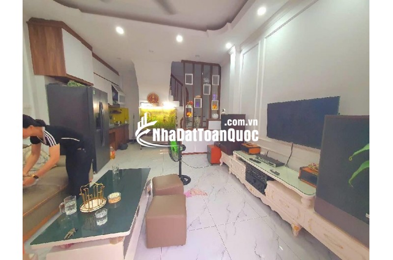 Nhà mới ở ngay Nhổn, MT 4.2m, 6 tầng, 35m2, giá nhỉnh 5 tỷ