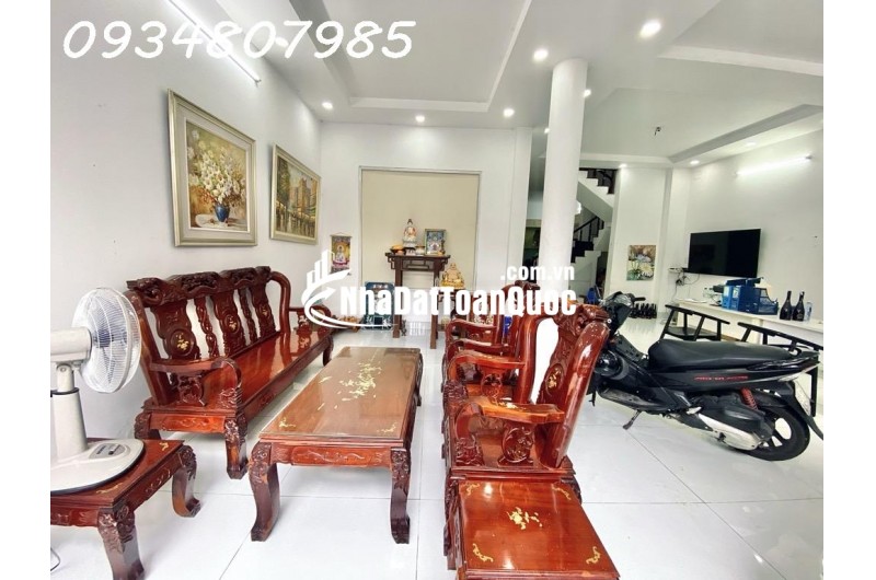Nhà to như Biệt Thự, Hẻm ô tô quay đầu, 130m2 ngang 8mx18, 3 tầng btct sát trường chinh