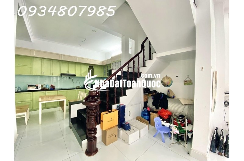 Nhà to như Biệt Thự, Hẻm ô tô quay đầu, 130m2 ngang 8mx18, 3 tầng btct sát trường chinh