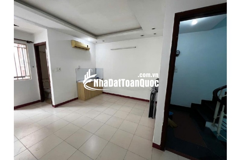Nhà Âu Cơ 4x16 KC 5T, ngay trường Đại Học, thu nhập 32tr/tháng