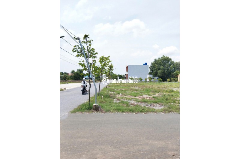 ĐẤT ĐẸP MẶT TIỀN TRUNG TÂM THỊ TRẤN CẦN ĐƯỚC