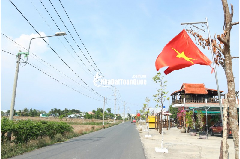 ĐẤT ĐẸP MẶT TIỀN TRUNG TÂM THỊ TRẤN CẦN ĐƯỚC