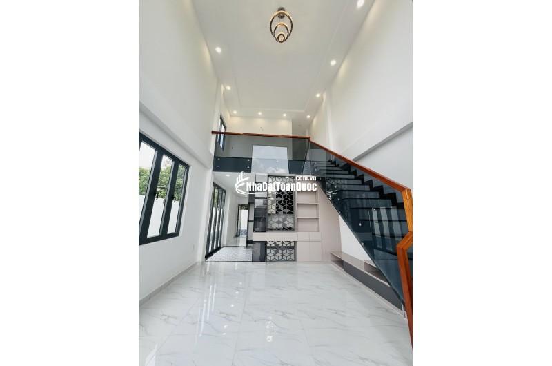 NHÀ ĐẸP NGAY TRUNG TÂM THỊ TRẤN CẦN ĐƯỚC GIÁ CỰC RẺ