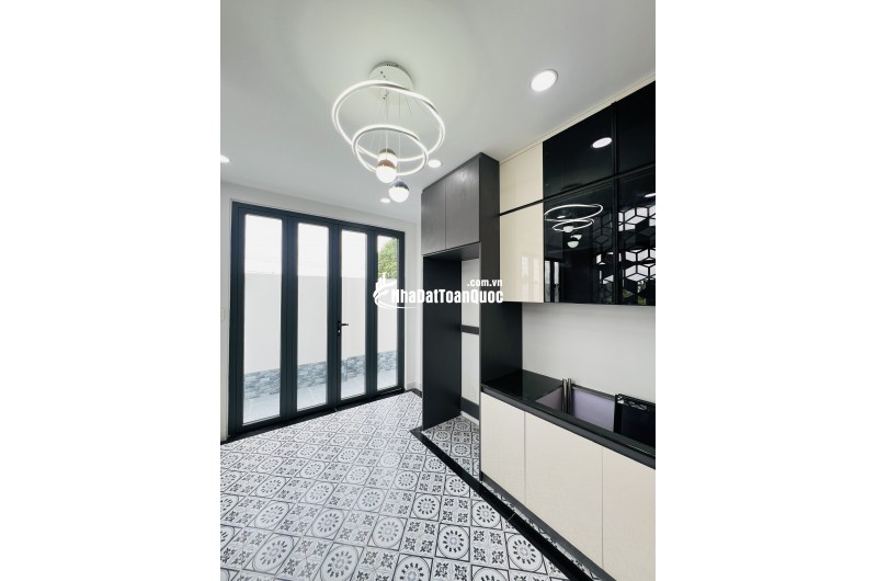 NHÀ ĐẸP NGAY TRUNG TÂM THỊ TRẤN CẦN ĐƯỚC GIÁ CỰC RẺ