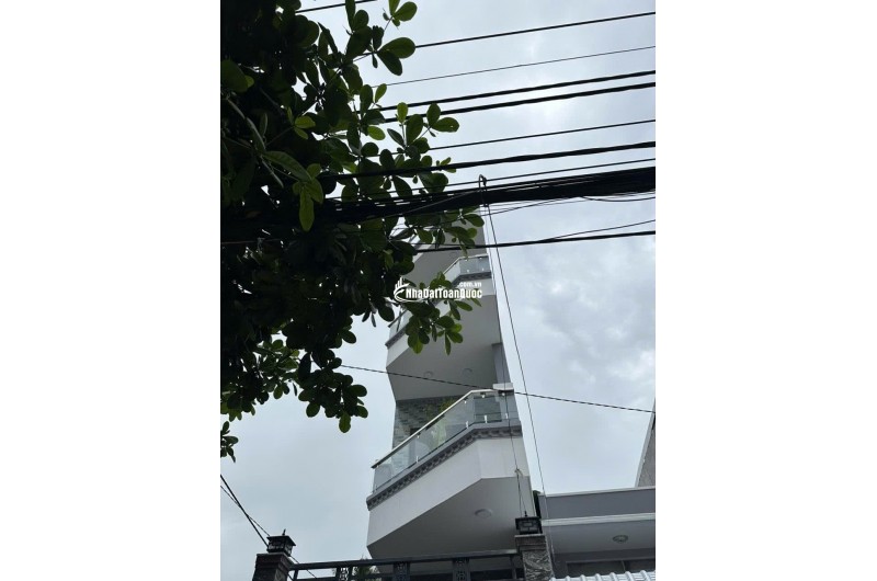 [ HOT] TIỆN NGHI TẠI Q7– NHÀ MẶT TIỀN – ĐƯỜNG XE HƠI THẲNG – GIÁP CÁC TRUNG TÂM Q1, Q4, Q8. NHÀ CỰC ĐẸP 3 TẦNG CÓ THỂ VÀO Ở LUÔN – CHỈ NHỈNH 6 TỶ