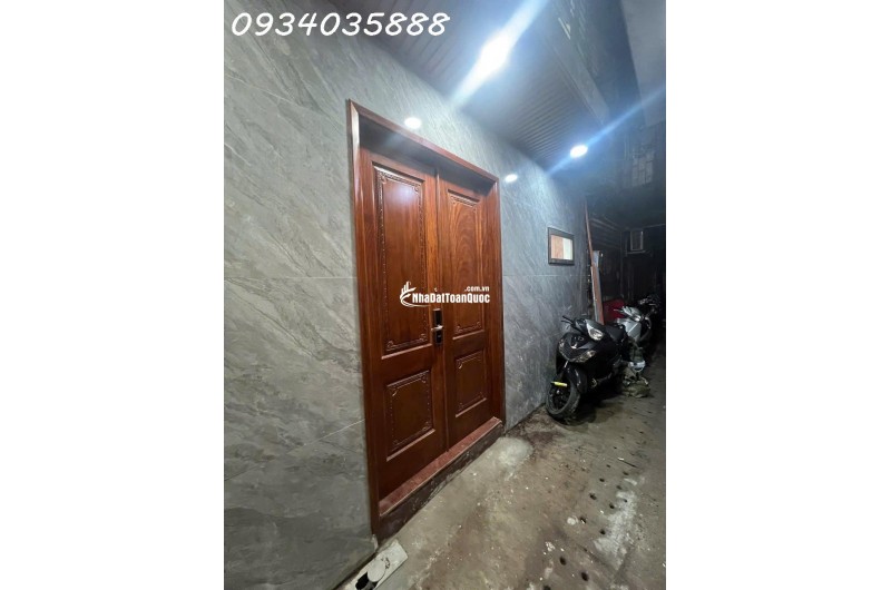 BÁN NHÀ TẬP THỂ TẦNG 1 – PHỐ NGUYỄN VĂN CỪ – LONG BIÊN