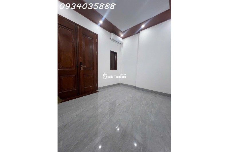 BÁN NHÀ TẬP THỂ TẦNG 1 – PHỐ NGUYỄN VĂN CỪ – LONG BIÊN