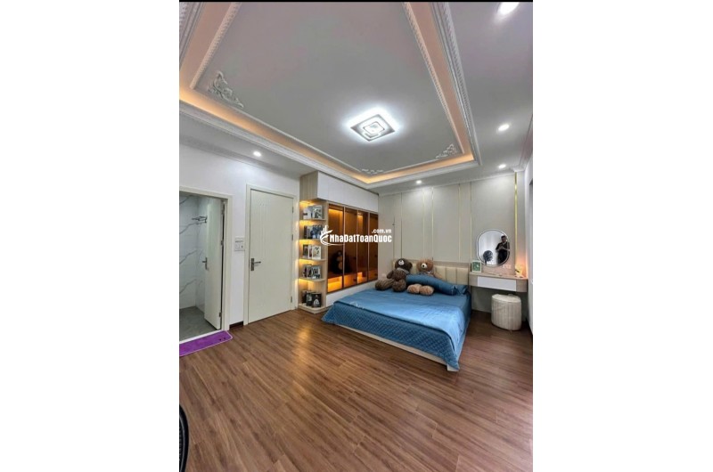 BÁN NHÀ NGỌC THỤY, LONG BIÊN, PHÂN LÔ QUÂN ĐỘI Chỉ Hơn 9 tỷ - 46m², 5 tầng, Gara, Ô tô tránh