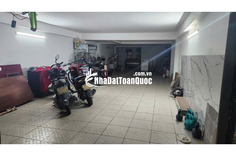 trước mặt hoạt động ĐỈNH 5 TẦNG (CÓ HẦM), địa điểm VÀNG TP DĨ AN, 122M², CHỈ 10.8 TỶ TL