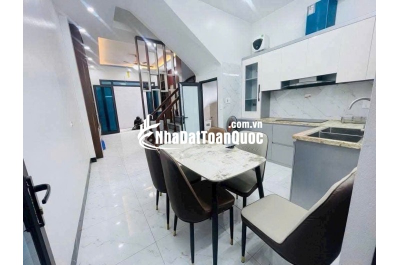 CỰC HIẾM – NHÀ TRUNG TÂM HOÀNG MAI – 43M2 – 4 TẦNG CHỈ 7.3 TỶ (TL). LH:0399422286.
